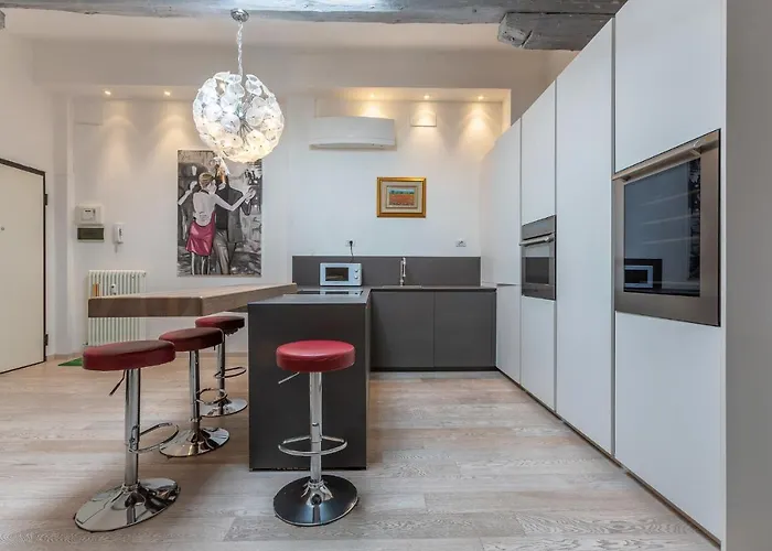 Santo Stefano Art & Design شقة *